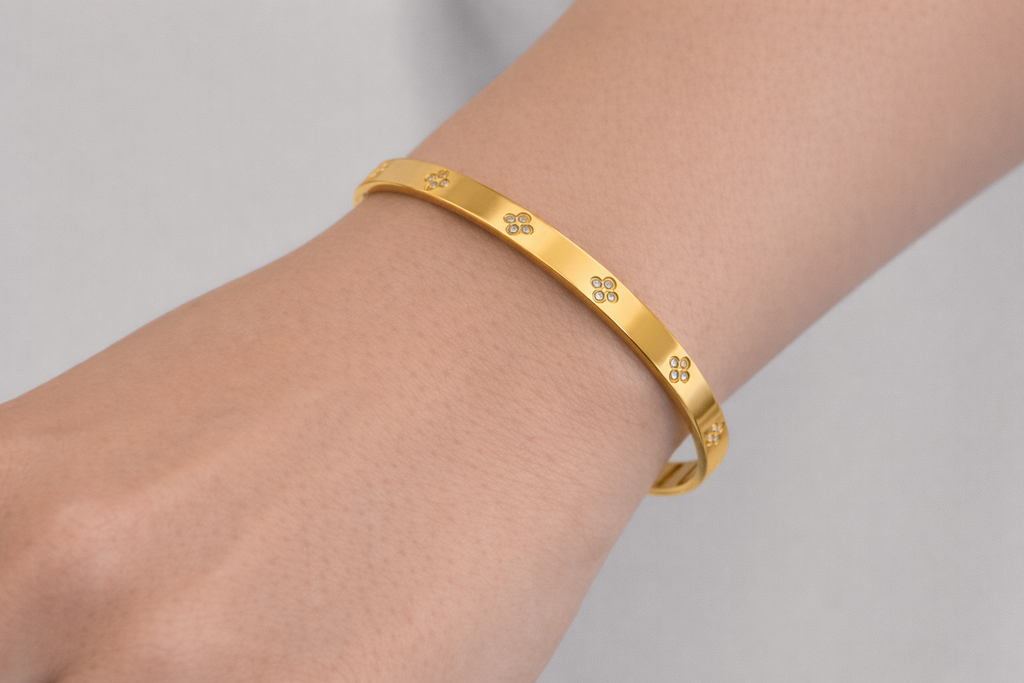 Clover Glow Bangle